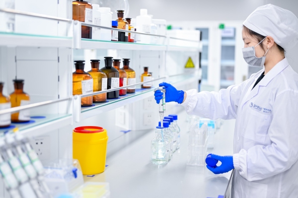 智飞生物：以研发铸就实力用公益回馈社会(图2)