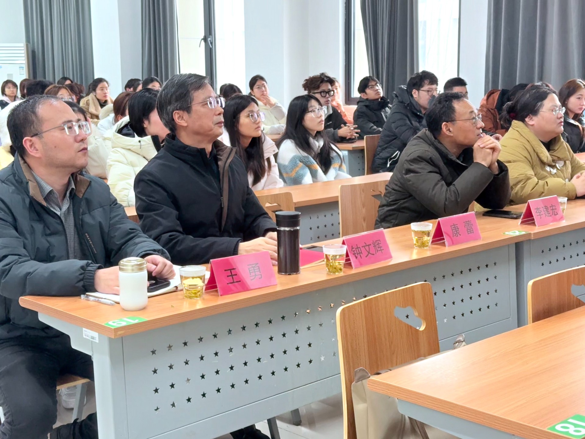 以实习促成长以实践促就业——生命科学与环境工程学院举办生物技术专业实习就业指导讲座(图1)