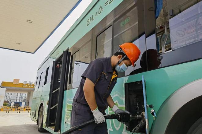 聚焦两会|华润加速布局(图18)