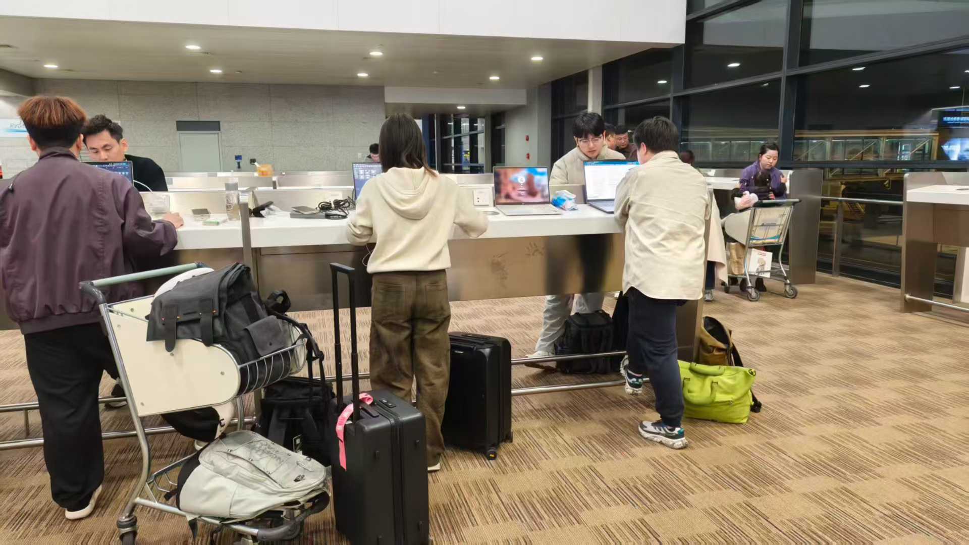 雷科技AWE报道团凯旋！纯手工饱和式报道DeepSeek们集体认证“最佳”(图2)